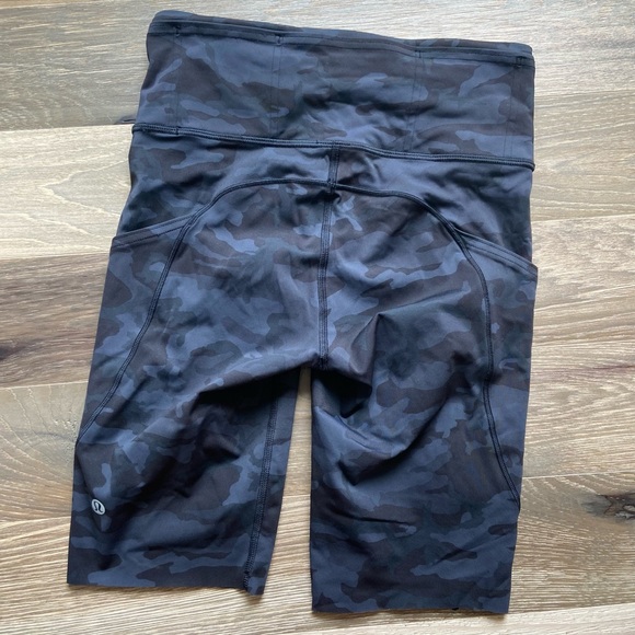 Lululemon Fast and Free Camo Biker Shorts - Picture 4 of 9